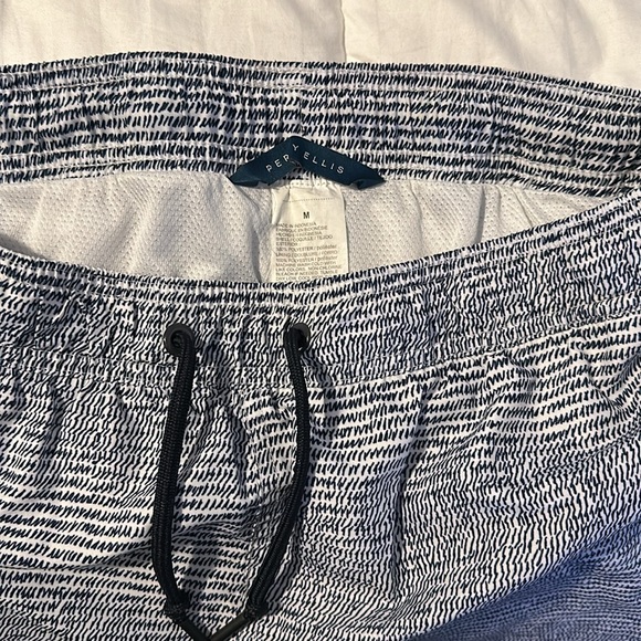 Perry Ellis Bathing Suit Men’s - Picture 3 of 3